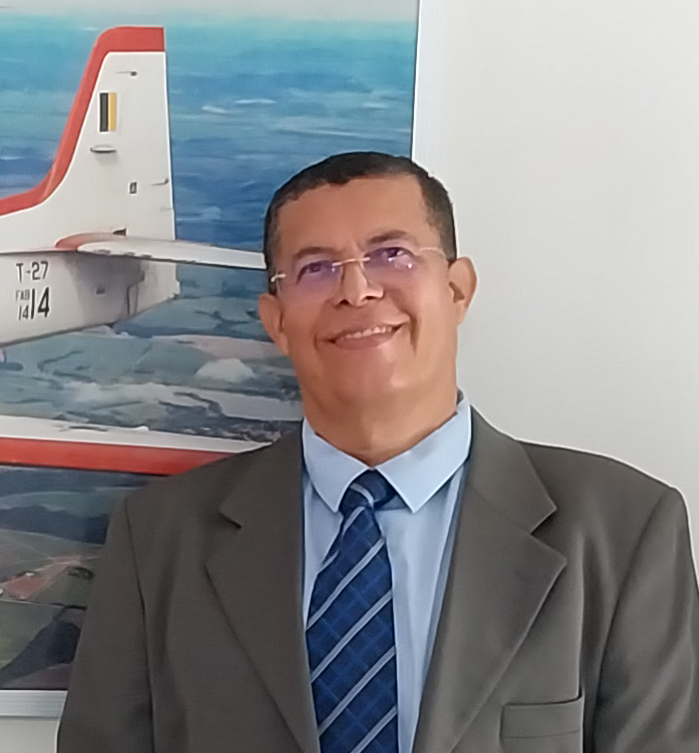 Adm Itamar Correia